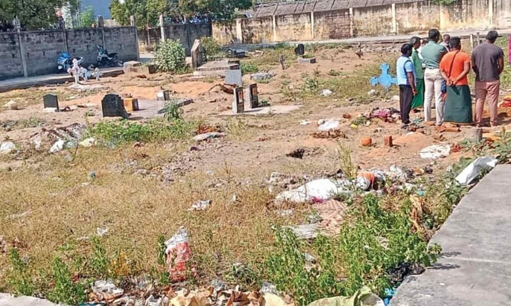 పూడ్చిన పసికందు మృతదేహం మాయం!