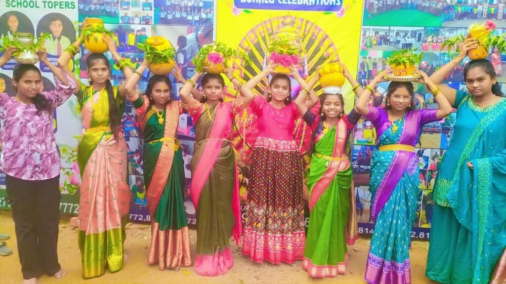 స్కూల్ లో ఘనంగా అమ్మవారి బోనాల ఉత్సవాలు