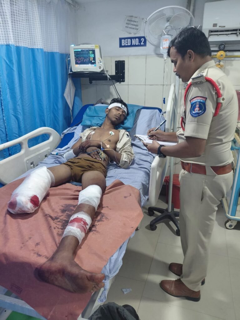 మియాపూర్ జీఎస్ఎం మాల్ వద్ద గ్యాస్ సిలిండర్ పేలుడు..