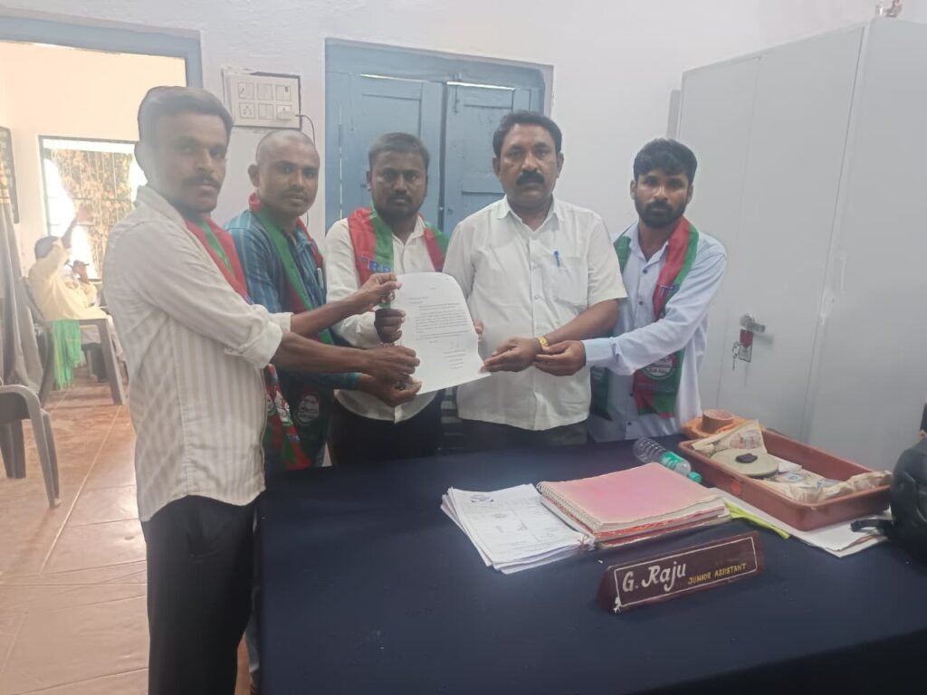 పార్టీ జెండా గద్దె నిర్మాణానికి స్థలాన్ని కేటాయించండి