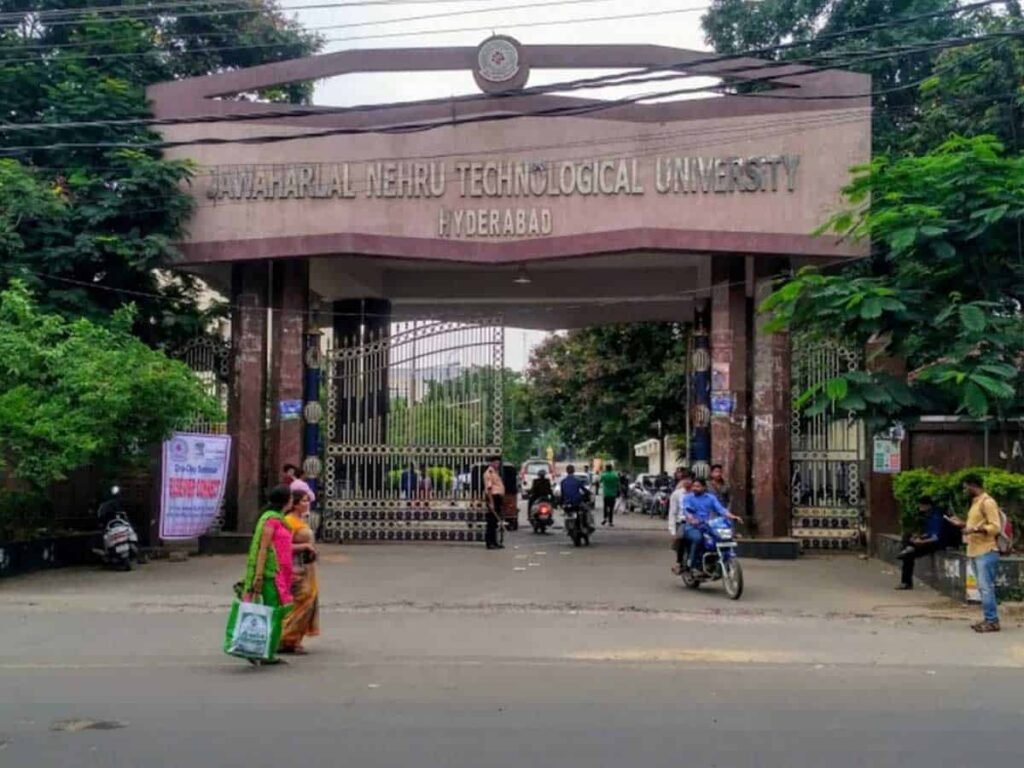 జేఎన్టీయూ వసతి గృహాల కేటాయింపులో గందరగోళం