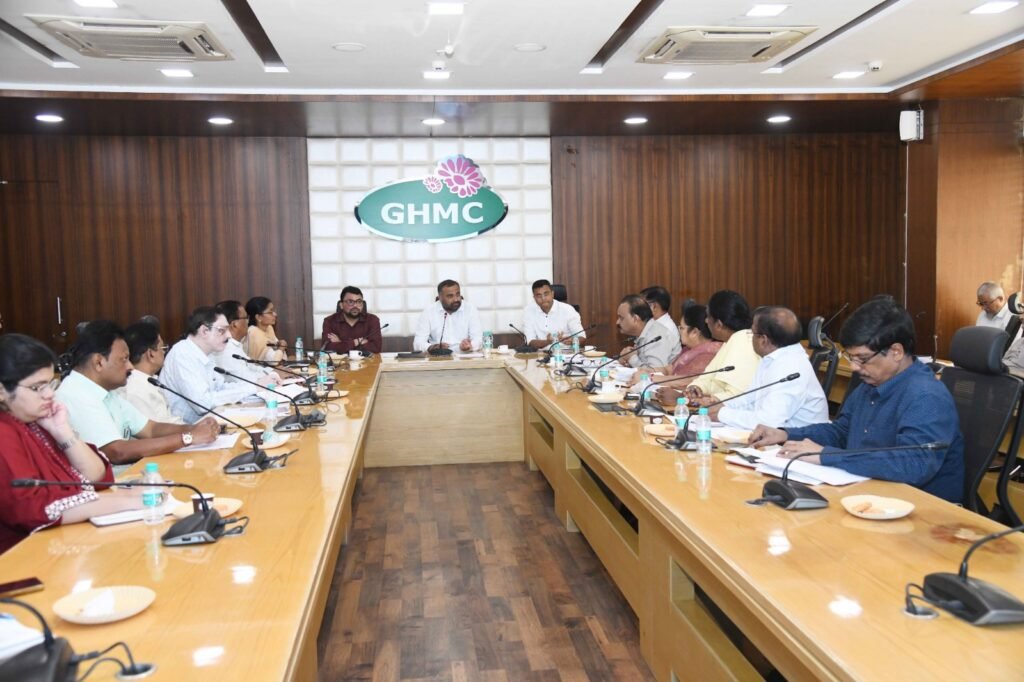 GHMC Review Meeting: గణేష్ ఉత్సవం 2026 కోసం జీహెచ్‌ఎంసీ సన్నాహాలు… ఏర్పాట్లపై అధికారుల సమీక్ష సమావేశం