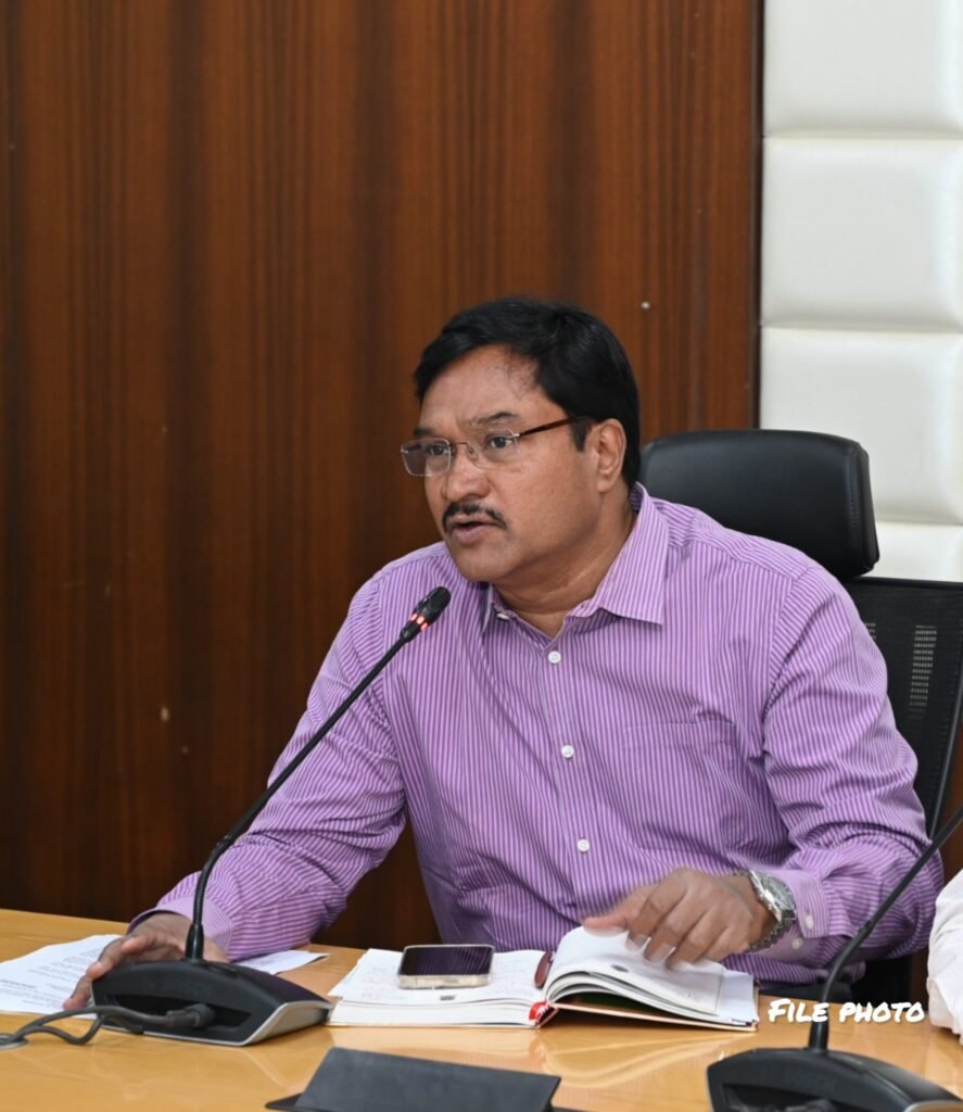 హైడ్రా కమిషనర్ రంగనాథ్‌కు హైకోర్టులో ఊరట