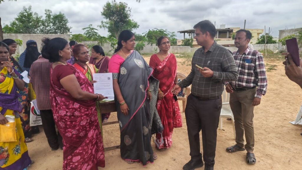 Yadadri Bhuvanagiri: పాతగుండ్లపల్లిలో పకడ్బందీగా ఎస్‌ఐఆర్‌: మున్సిపల్ చైర్మన్ వాణి భరద్‌గౌడ్