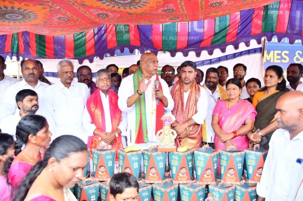 మట్టి గణపతి ప్రతిమలను ప్రతిష్ఠిద్దాం.. పర్యావరణాన్ని కాపాడుకుందాం