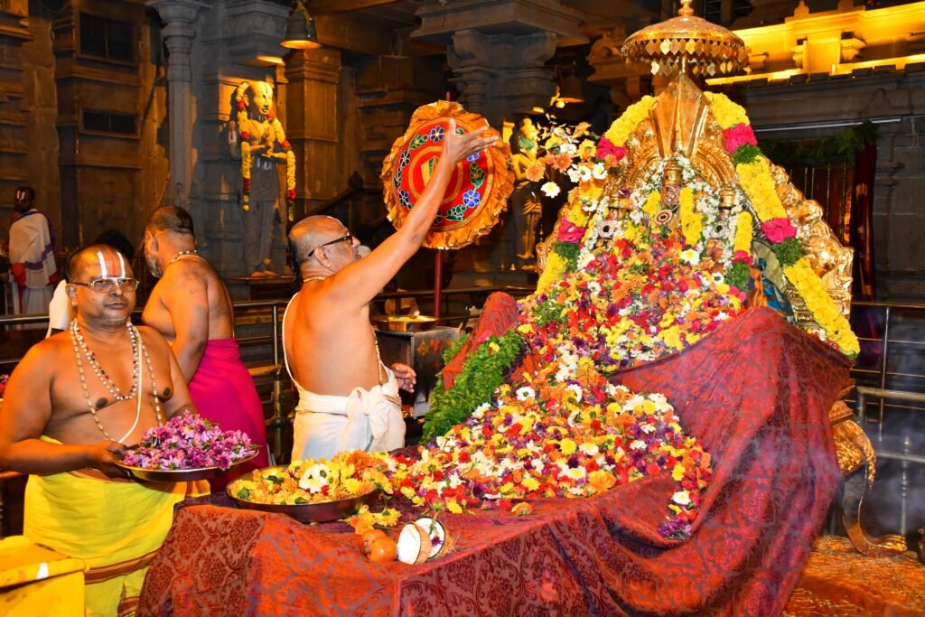 యాదాద్రి లో ఏకాదశి ప్రత్యేక పూజలు..