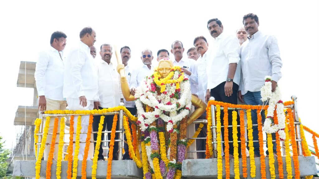 చాకలి ఐలమ్మ స్ఫూర్తితో ముందుకు సాగాలి