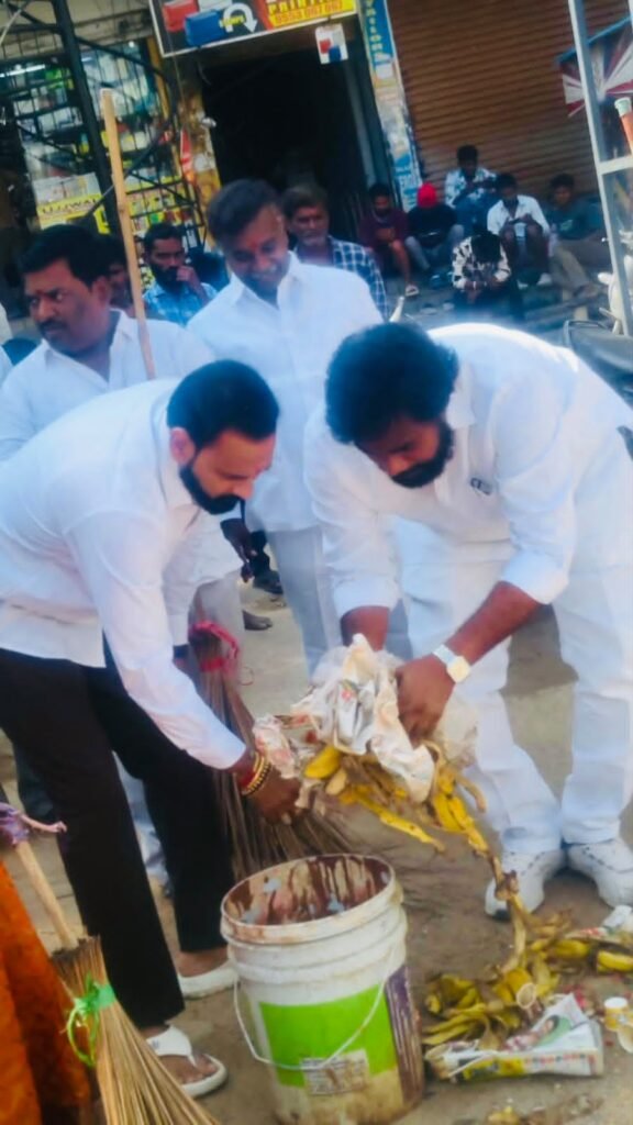 మహాత్ముడికి ఉప్పల్ బీజేపీ అధ్యక్షుడు మారినేని ఫణీంద్ర ఘన నివాళులు